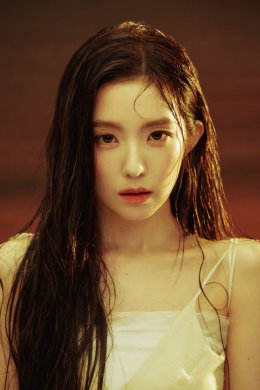 IRENE (ไอรีน) ผลิบานในฐานะศิลปินเดี่ยวอย่างงดงาม ด้วยมินิอัลบั้มชุดแรก 'Like A Flower' ยอดจำหน่ายวันแรกทะลุกว่า 2.5 แสนชุด และติดอันดับ 1 บนชาร์ต iTunes Top Albums กว่า 21 ภูมิภาคทั่วโลก